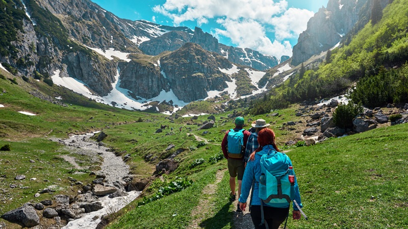 Viagens de Voluntariado: Como Contribuir para Comunidades Locais