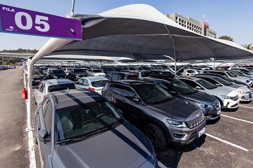 Quanto Custa Deixar o Carro no Estacionamento Durante uma Viagem?